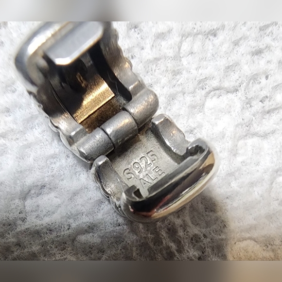 LIKE NEW AUTHENTIC PANDORA BRACELET WITH 2 PANDORA CHARMS 8 Inch - Picture 11 of 11